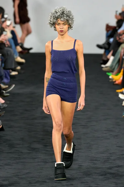 Look 3